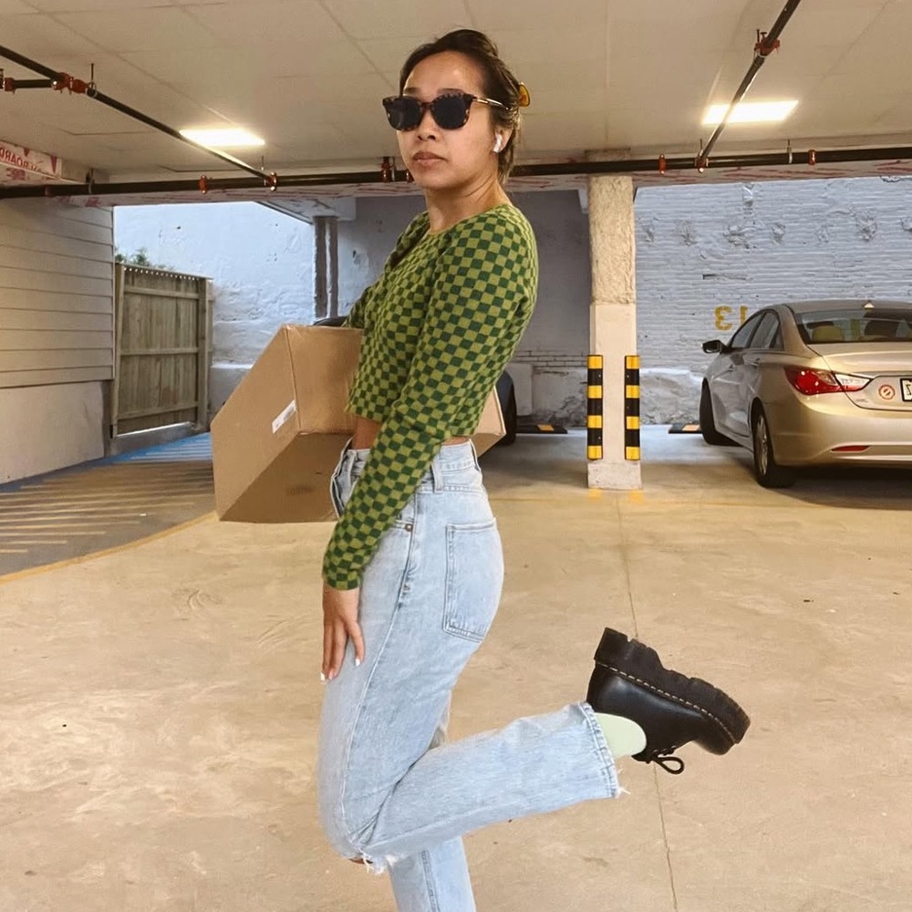 Aritzia checkered cropped cardigan - Picture 3 of 8